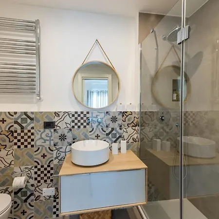 Portofino Riviera Luxury Villa-pool,garden,parking 펜션 *