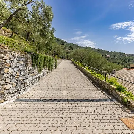 Portofino Riviera Luxury Villa-pool,garden,parking 펜션