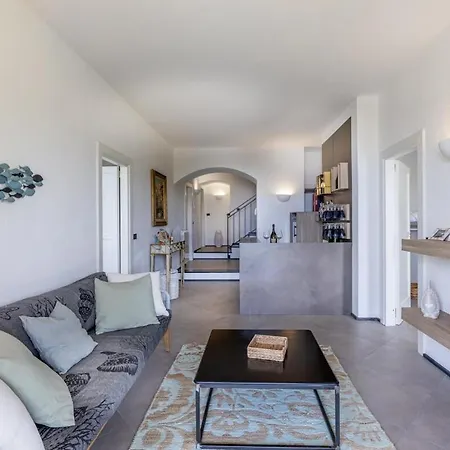 Portofino Riviera Luxury Villa-pool,garden,parking 펜션 *