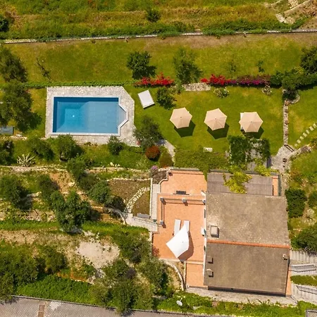 Portofino Riviera Luxury Villa-pool,garden,parking 쪼알리